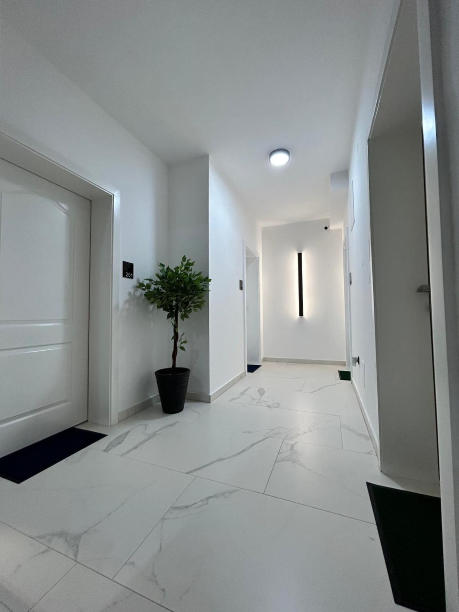 Sunny Corner Apartments Високо Экстерьер фото