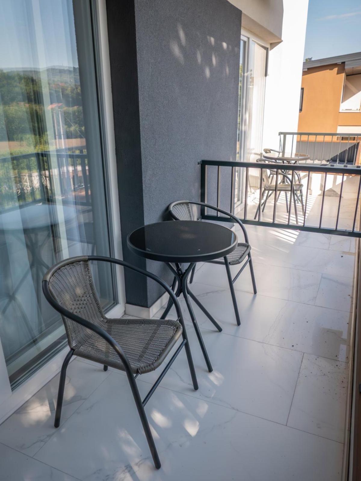 Sunny Corner Apartments Високо Экстерьер фото